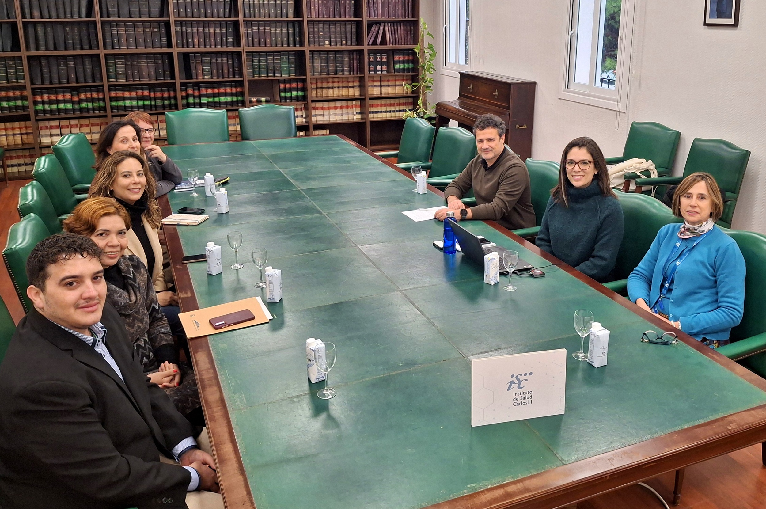 Un momento de la reunión, con representantes del ISCIII y de la delegación de Paraguay, celebrada en el Campus de Chamartín del Instituto, en Madrid.